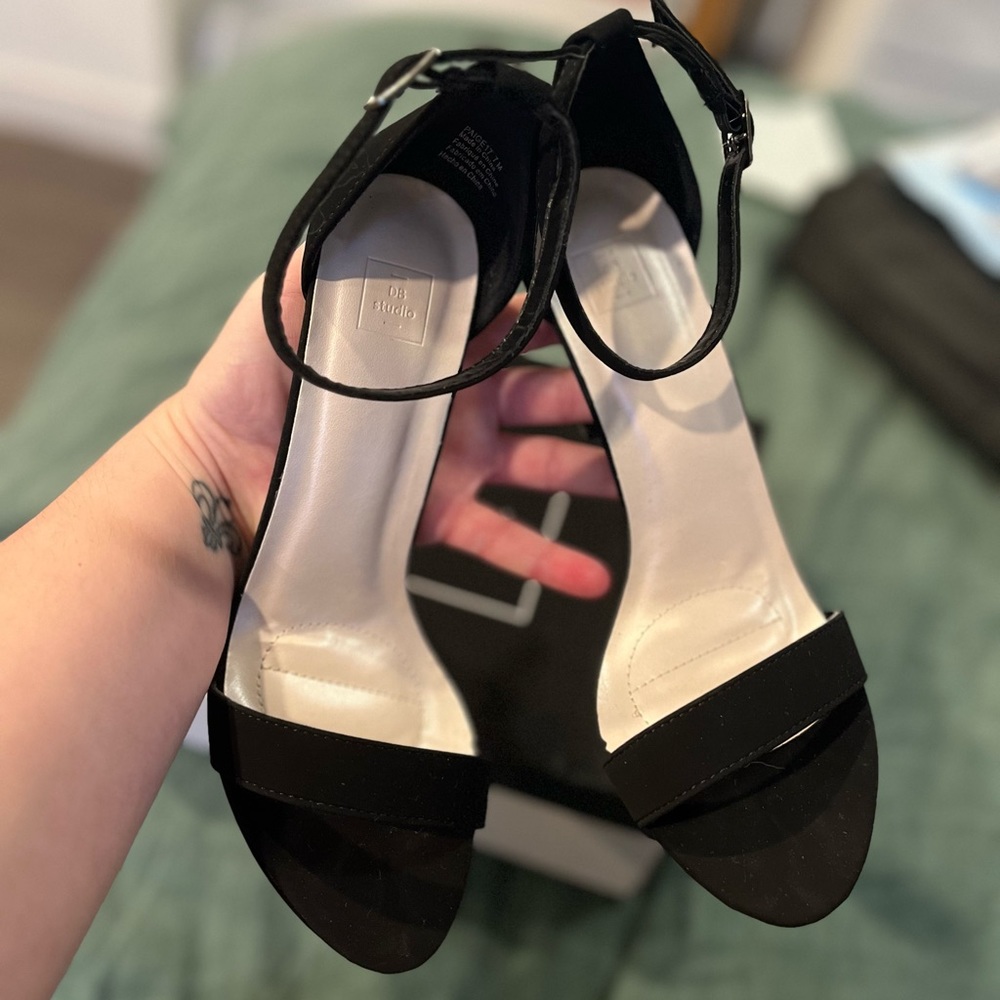 DB studio Heels - Picture 5 of 6